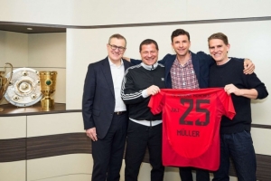 拜仁高层：因阵容规划决定不续约穆勒，这很难但对话始终坦诚公平