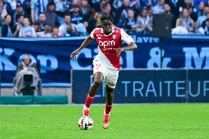 记者：摩纳哥后卫辛格被推荐给米兰，转会费超过2000万欧元